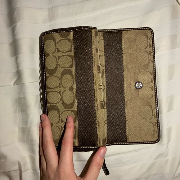 Coach wallet - Picture 2 of 6